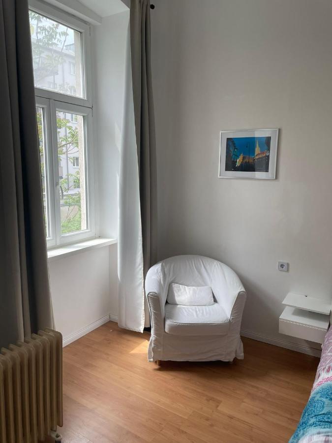 Small Apartment Near The Center Wiedeń Zewnętrze zdjęcie